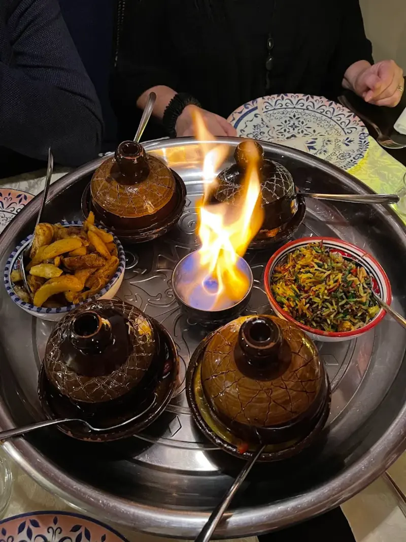 Tajine met vlees, olijven en citroen
